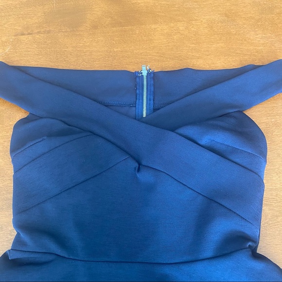 Windsor Off-Shoulder A-Line Dress navy size small - Picture 7 of 12